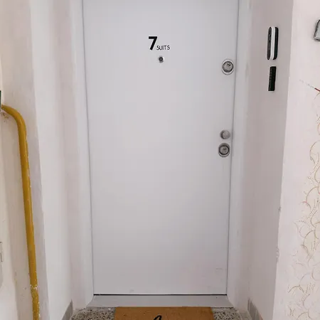 Milada 7 Suits Δωμάτια σε οικογενειακή κατοικία